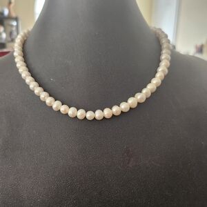 925 Sterling Silver pearl necklace